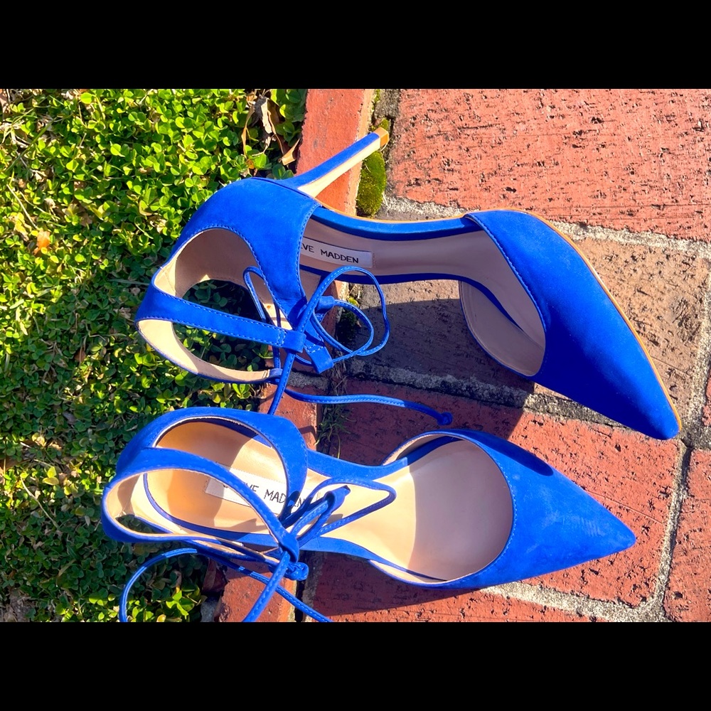 Steve Madden Saamba Suede Pump